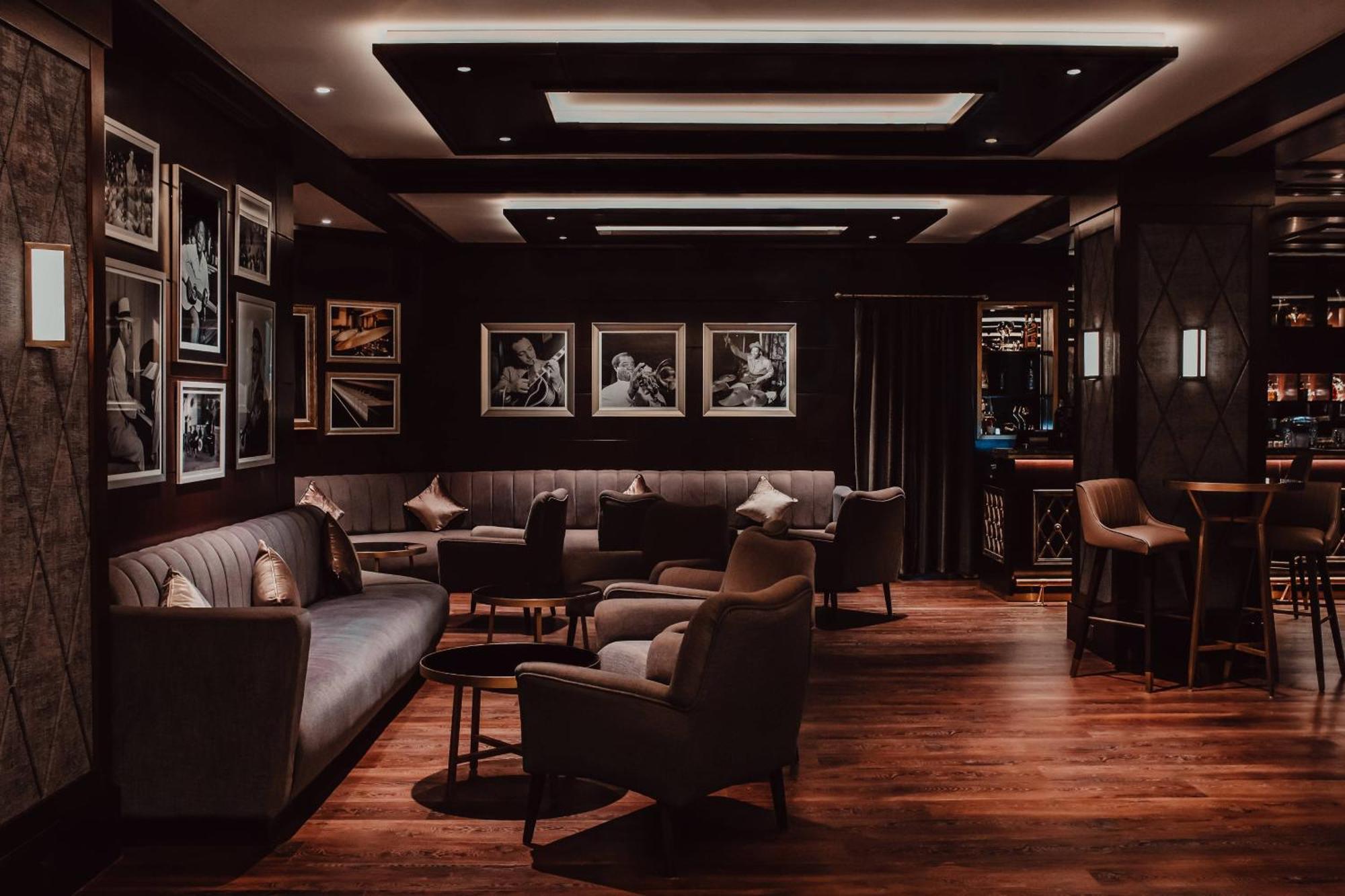 알 부스탄 팰리스, 리츠-칼튼 호텔 무스카트 외부 사진 The interior of the lounge